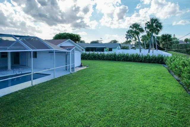 a view of a garage room
