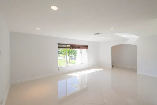 $6,000 | 2289 Windsor Road, Palm Beach Gardens, FL 33410