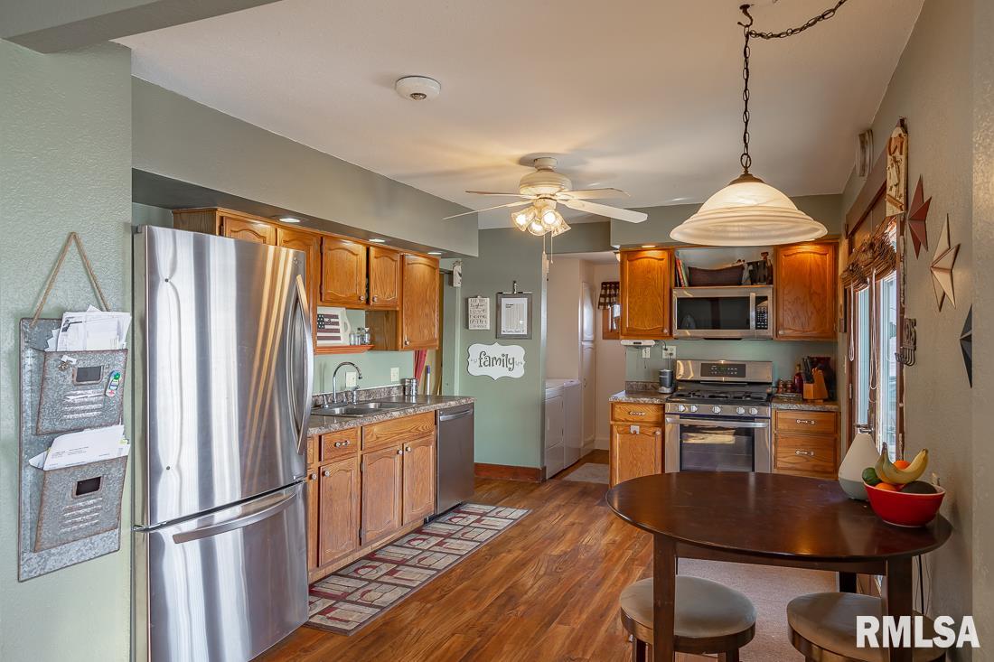 12670 Frog Pond Road Fulton, IL 61252 - Photo 2 of 18