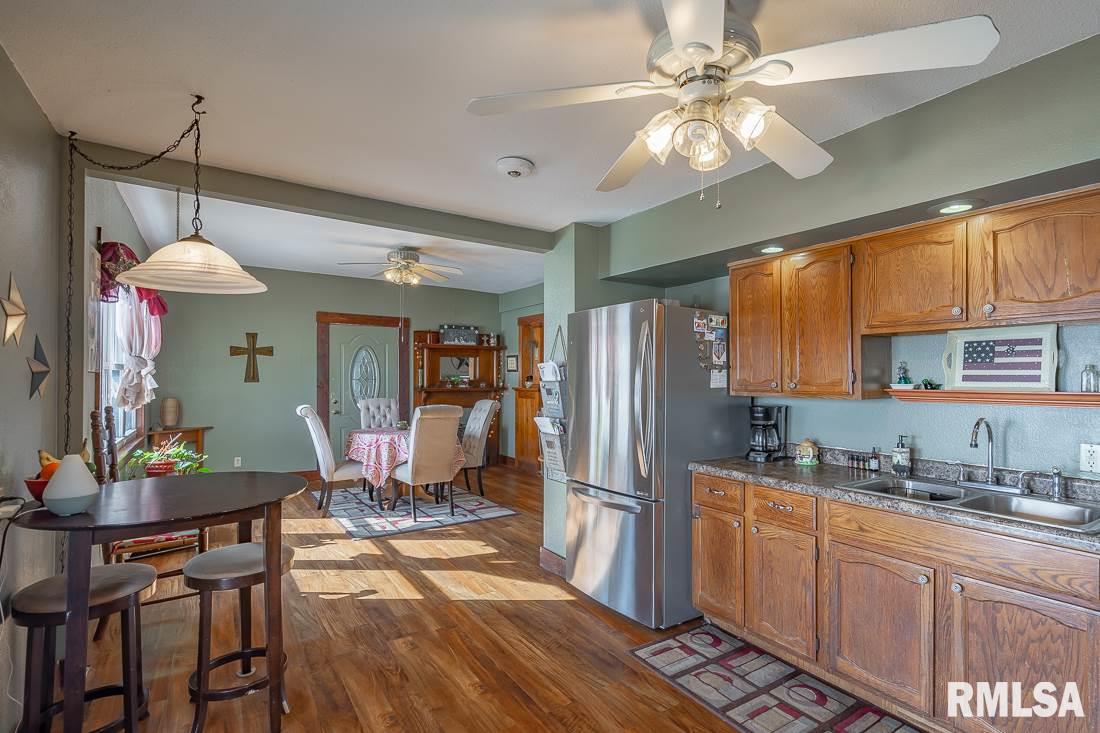 12670 Frog Pond Road Fulton, IL 61252 - Photo 3 of 18