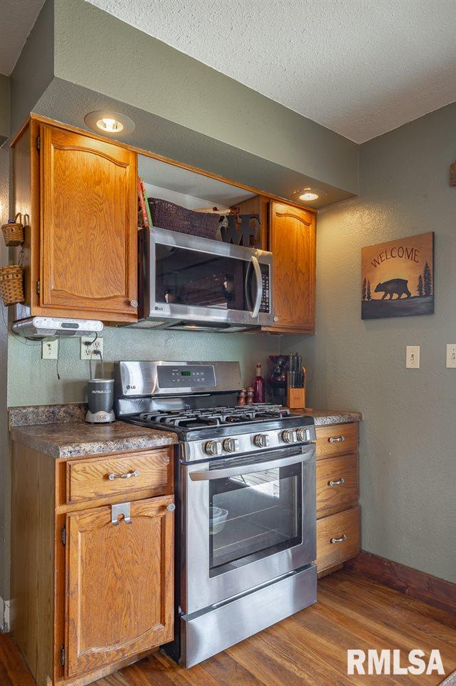12670 Frog Pond Road Fulton, IL 61252 - Photo 4 of 18