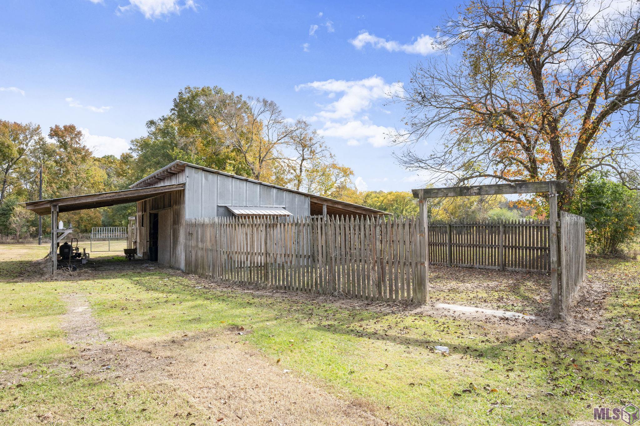 849 Dougherty Lane Jackson, LA 70748 - Photo 14 of 20 Barn