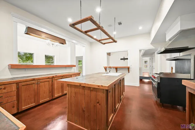 $580,000 | 849 Dougherty Lane, Jackson, LA 70748