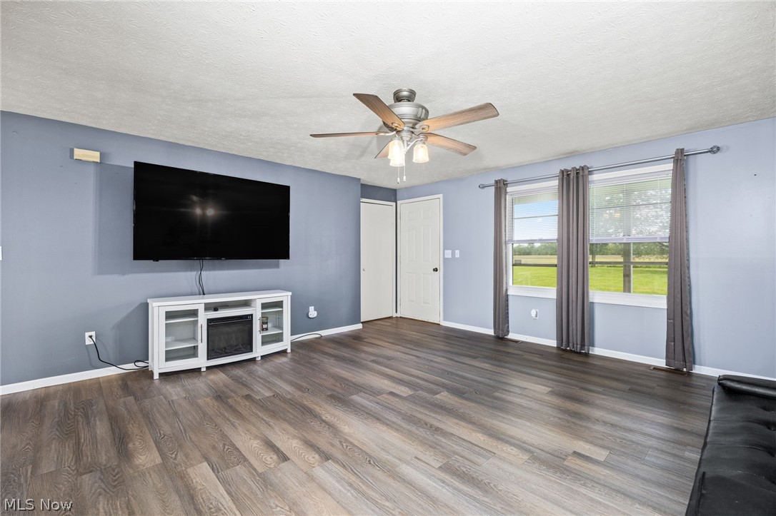 18746 Baird Road Wellington, OH 44090 - Photo 2 of 32