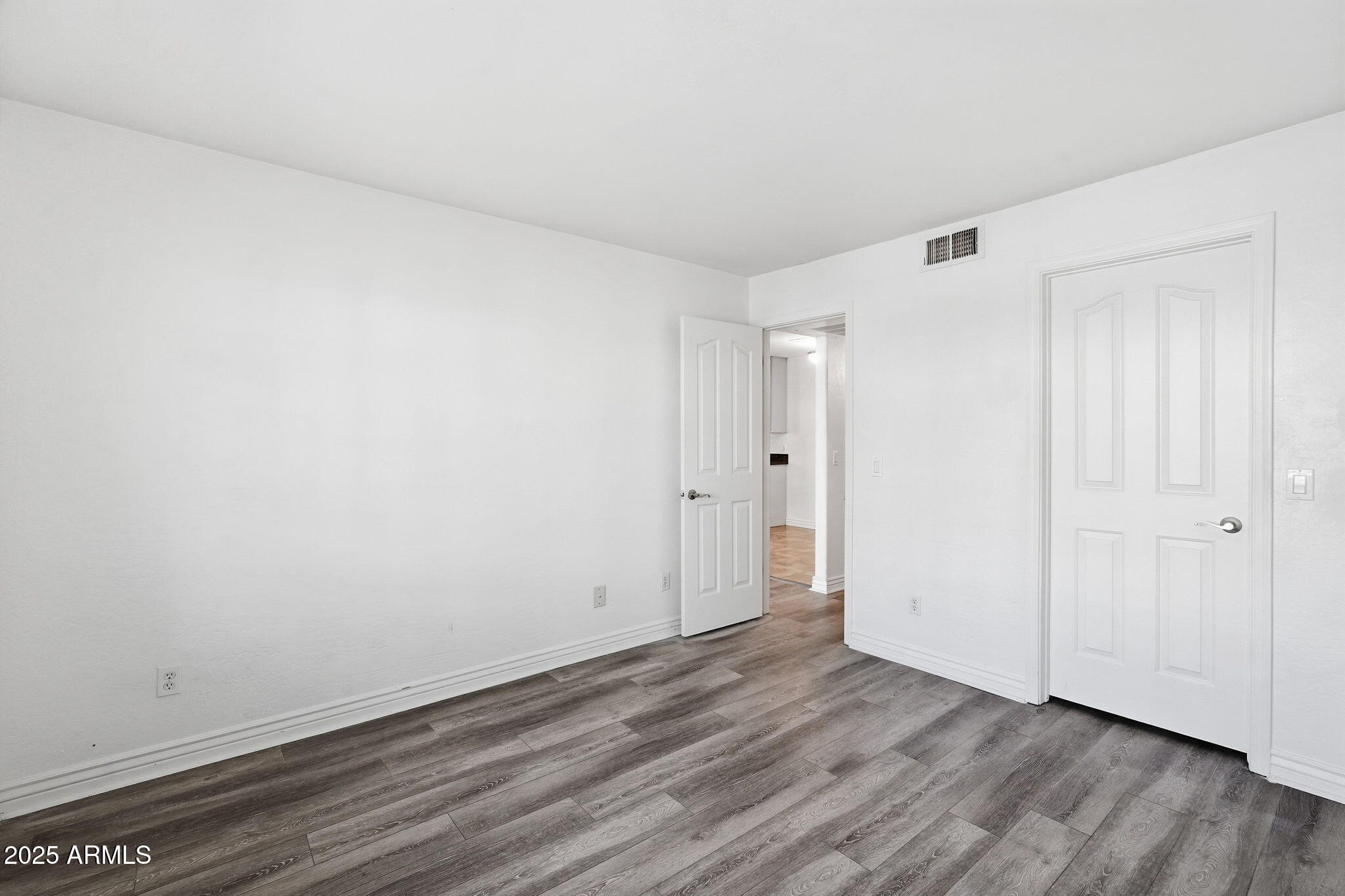 14145 North 92nd Street, Unit 2028 Scottsdale, AZ 85260 - Photo 18 of 24 a view of an empty room