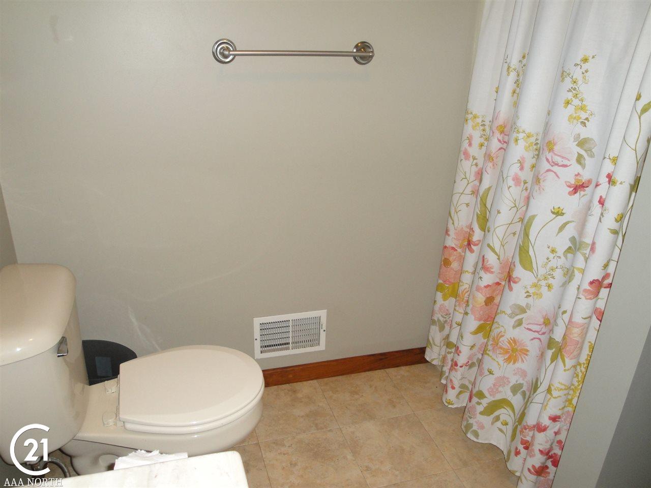 7079 General Squier Road Almont, MI 48003 - Photo 14 of 26 31374328-13.JPG