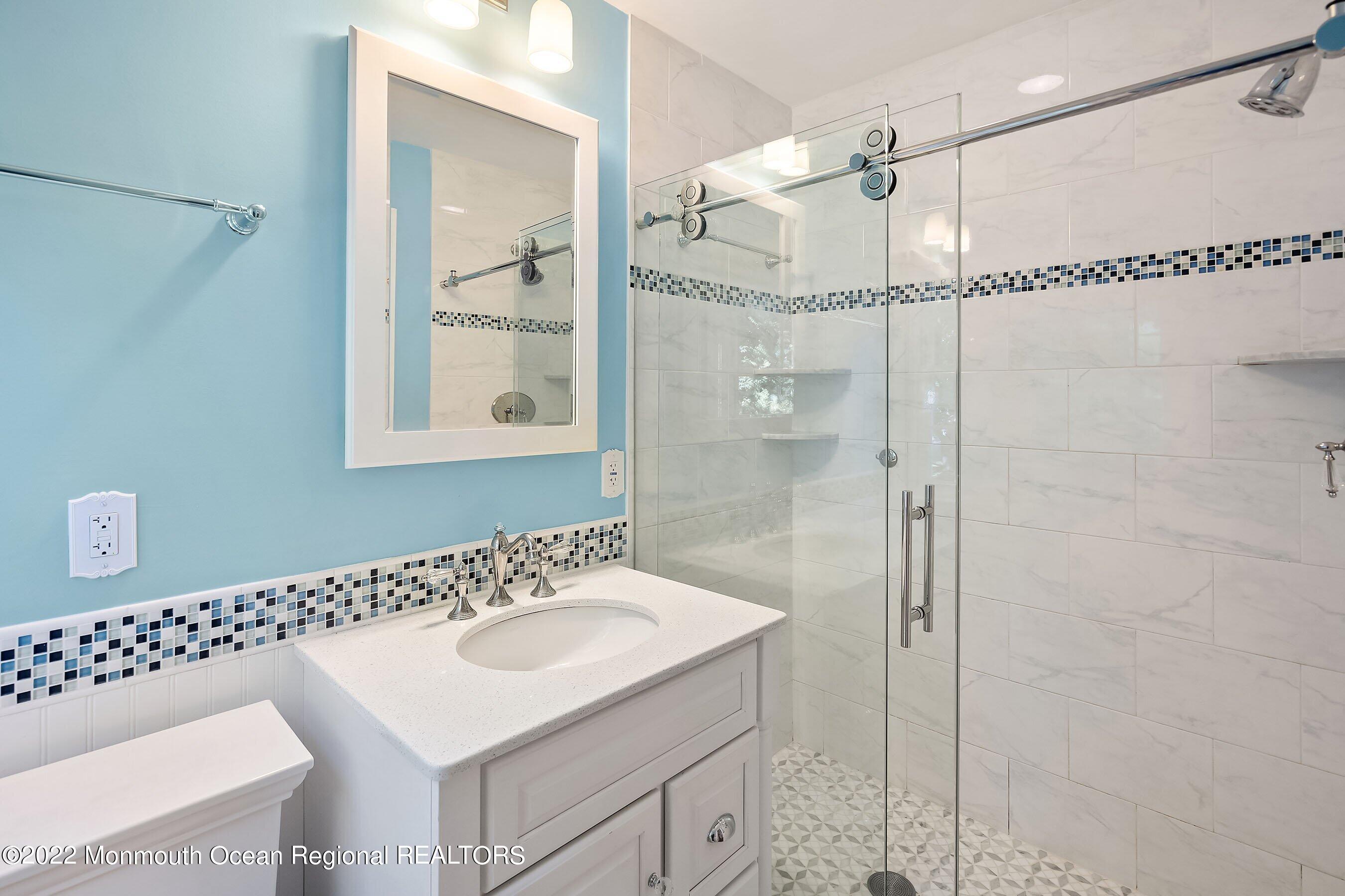 201 Ballantine Road Middletown, NJ 07748 - Photo 25 of 32 Int28 Lav3