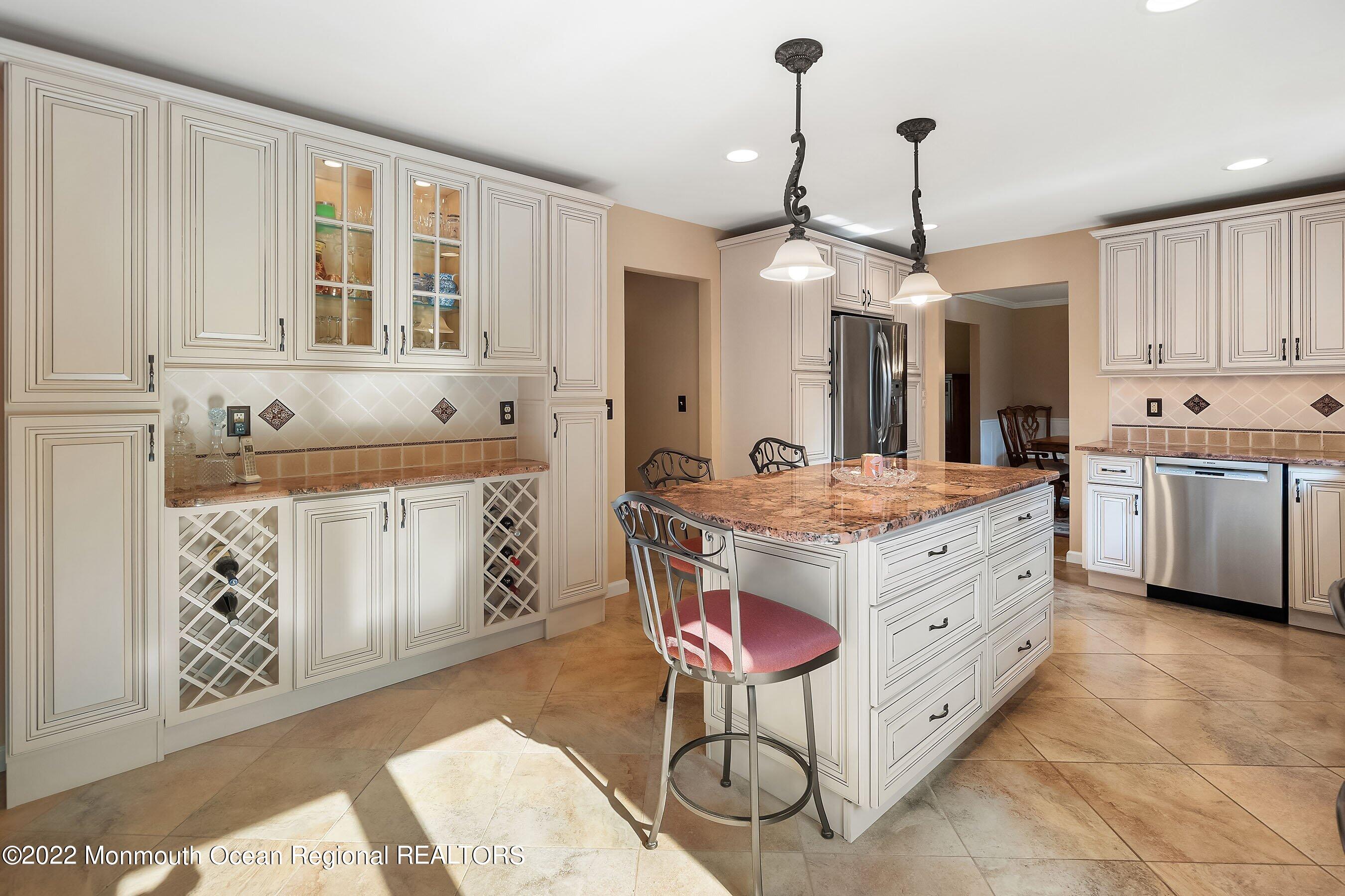 201 Ballantine Road Middletown, NJ 07748 - Photo 5 of 32 Int17 Kitchen1e