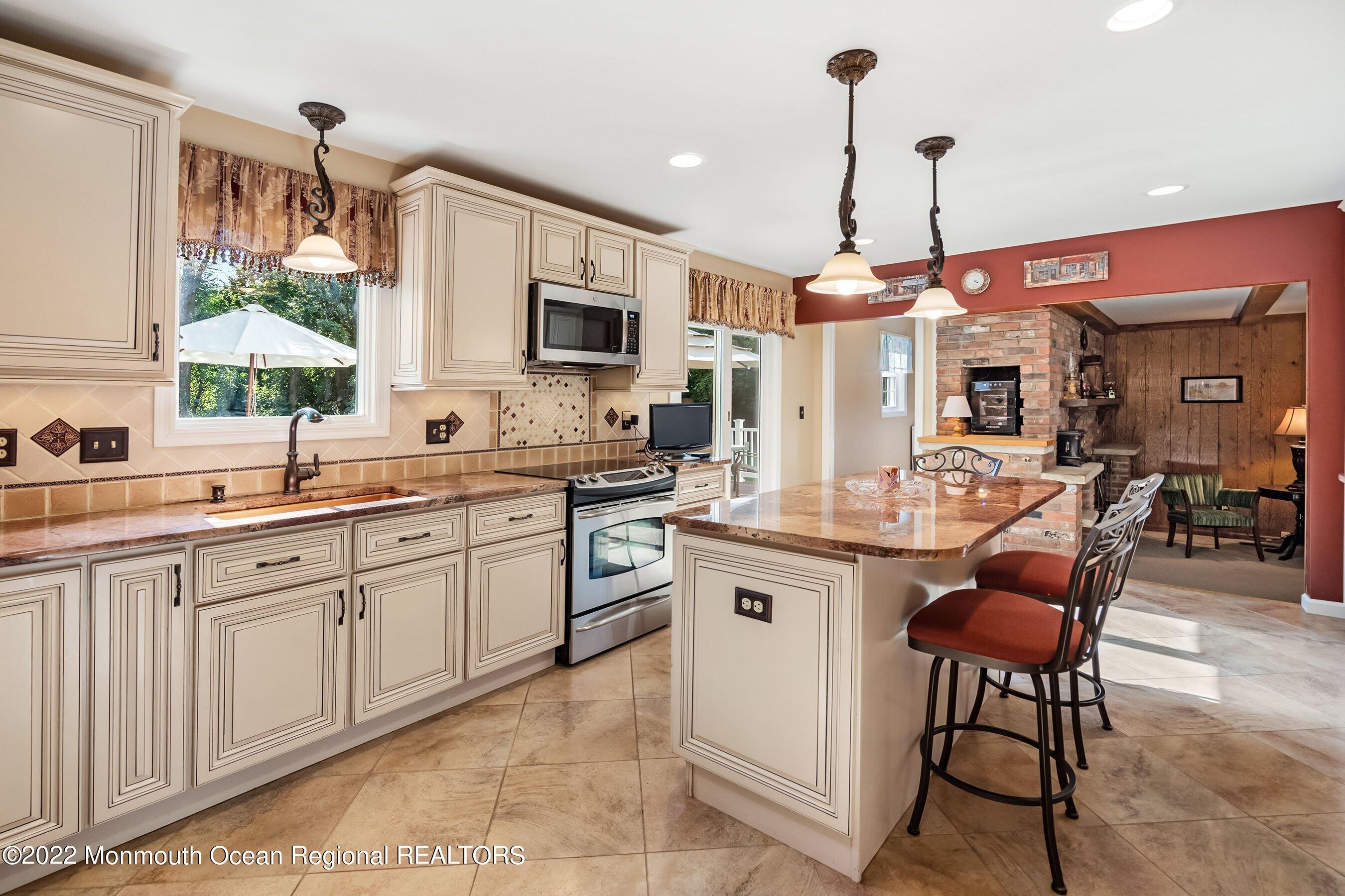 201 Ballantine Road Middletown, NJ 07748 - Photo 9 of 32 Int14 Kitchen1b