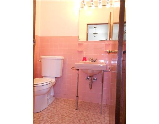 1826 Murdoch Road Pittsburgh, PA 15217 - Photo 7 of 14 Partial Bath. A powder room is conveniently located in the entry hall.