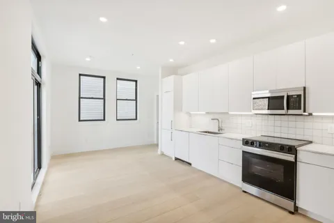 $1,075 | 2406 Frankford Avenue, Unit 3, Philadelphia, PA 19125