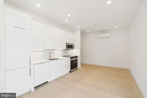 $1,075 | 2406 Frankford Avenue, Unit 3, Philadelphia, PA 19125