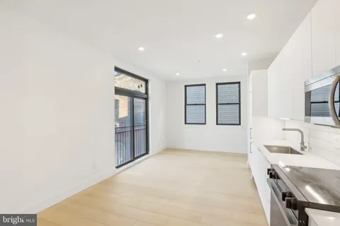 $1,075 | 2406 Frankford Avenue, Unit 3, Philadelphia, PA 19125