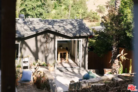 $899,000 | 466 Wren Drive, Los Angeles, CA 90065