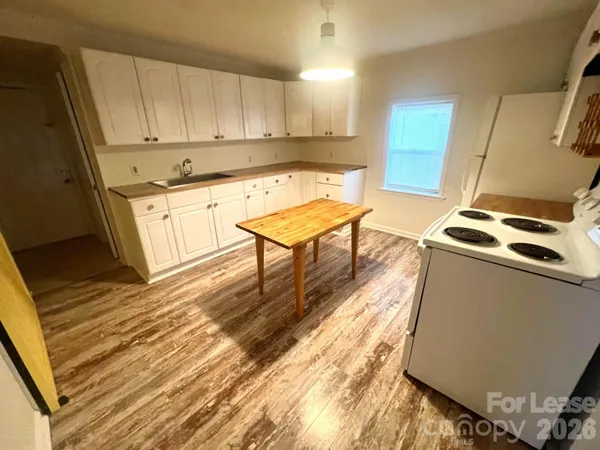 $1,600 | 320 Skyland Avenue, Charlotte, NC 28205