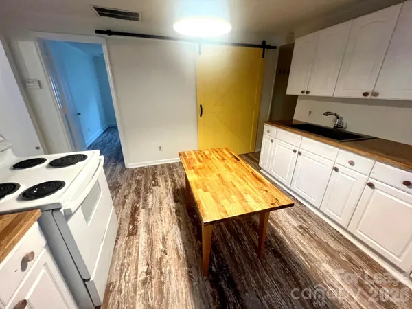 $1,600 | 320 Skyland Avenue, Charlotte, NC 28205