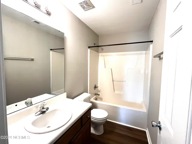 $2,300 | 1044 Jade Lane, Greenville, NC 27834