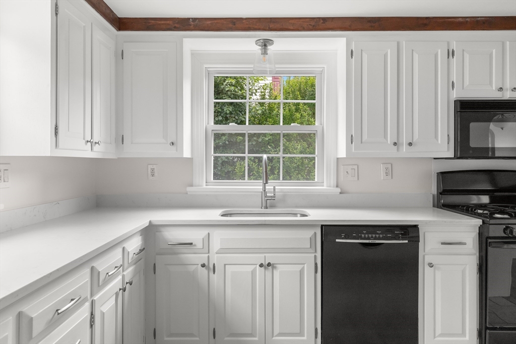51 Newcastle Road Peabody, MA 01960 - Photo 2 of 41 Gallery Image 2