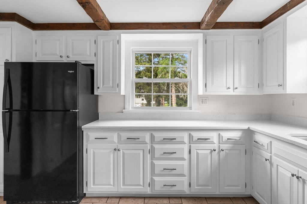51 Newcastle Road Peabody, MA 01960 - Photo 3 of 41 Gallery Image 3