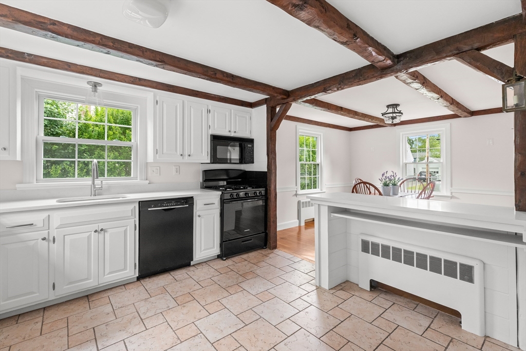 51 Newcastle Road Peabody, MA 01960 - Photo 4 of 41 Gallery Image 4