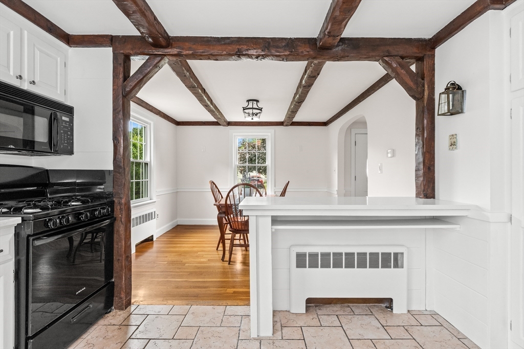 51 Newcastle Road Peabody, MA 01960 - Photo 8 of 41 Gallery Image 8