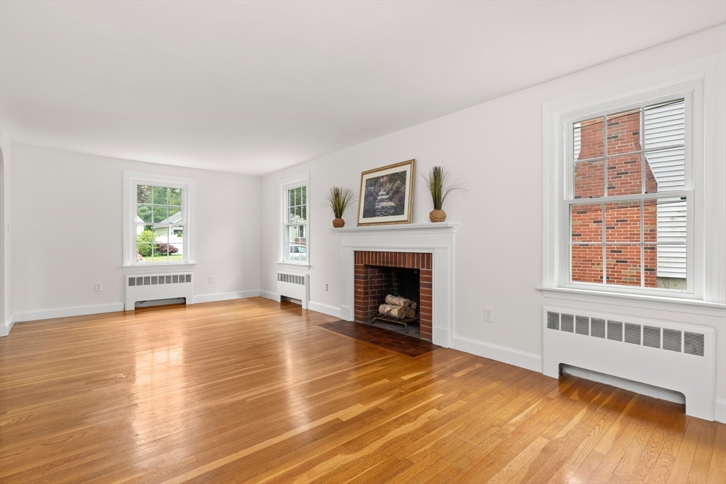 51 Newcastle Road Peabody, MA 01960 - Photo 9 of 41 Gallery Image 9
