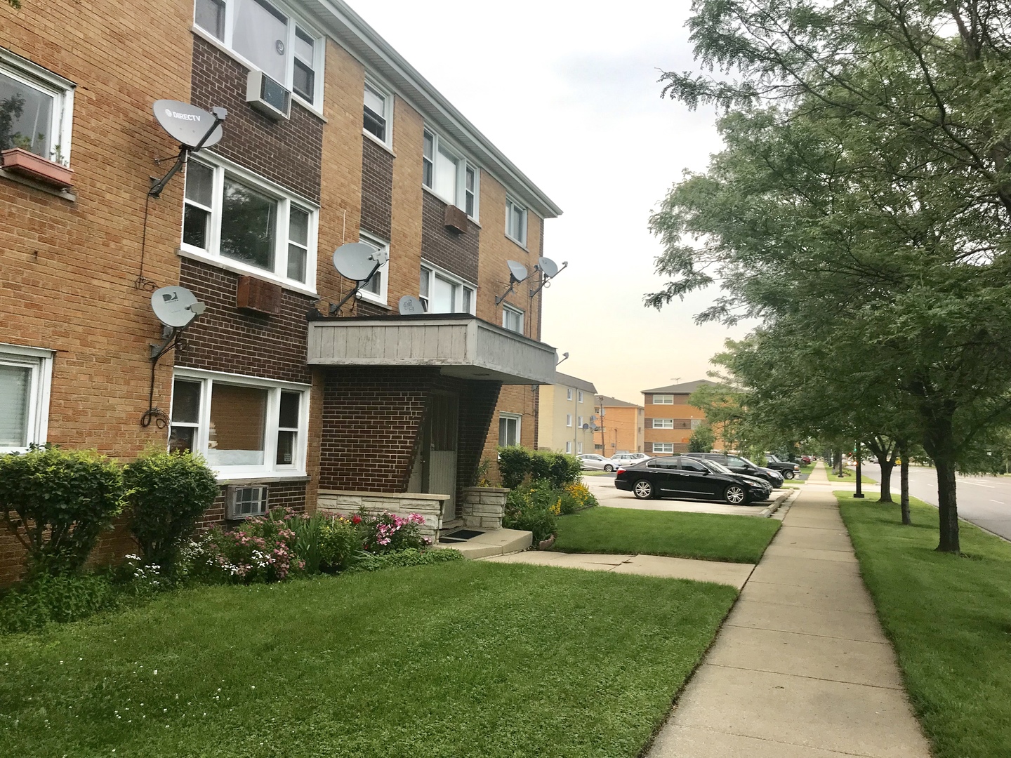 7858 Rutherford Avenue, Unit 2B Burbank, IL 60459 - Photo 2 of 17