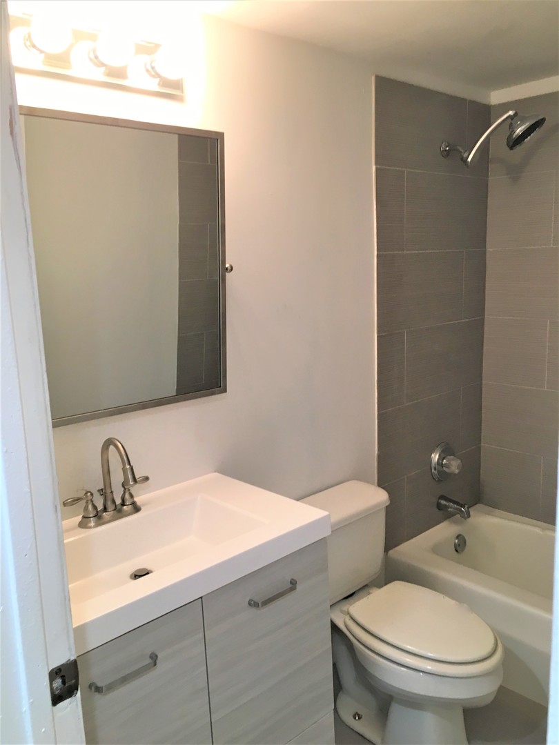 7858 Rutherford Avenue, Unit 2B Burbank, IL 60459 - Photo 10 of 17