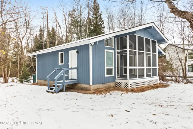 $220,000 | 6522 Runnymead Lane, Tobyhanna, PA 18466