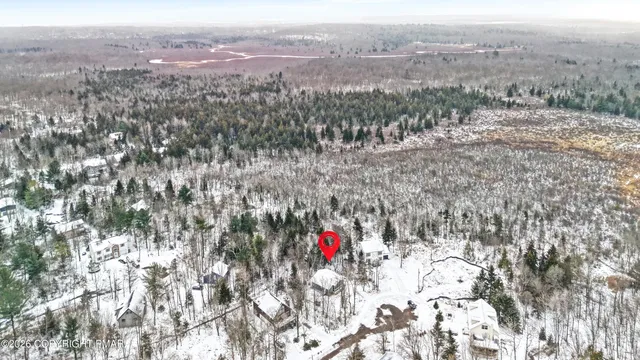 $220,000 | 6522 Runnymead Lane, Tobyhanna, PA 18466