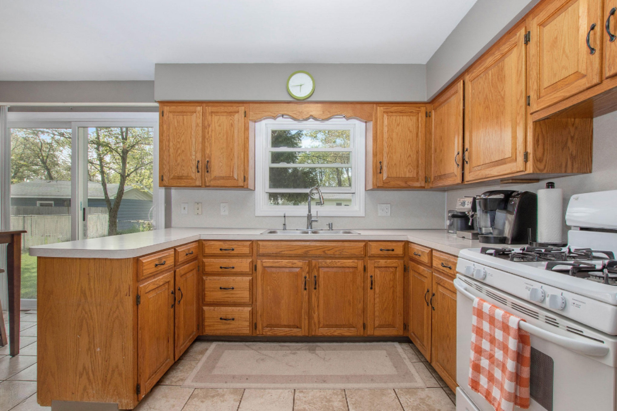 1021 Drexel Road Muskegon, MI 49441 - Photo 8 of 26 IMG_0125