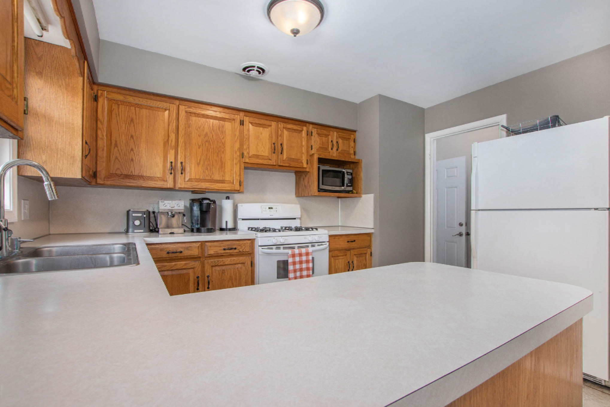 1021 Drexel Road Muskegon, MI 49441 - Photo 10 of 26 IMG_0143