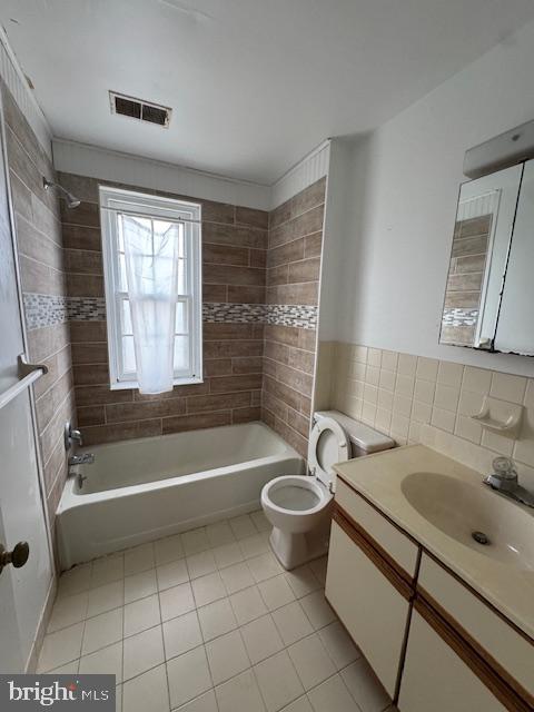 42 Conshohocken State Road, Unit 8D Bala Cynwyd, PA 19004 - Photo 19 of 20 a bathroom with a sink a bath tub and a shower