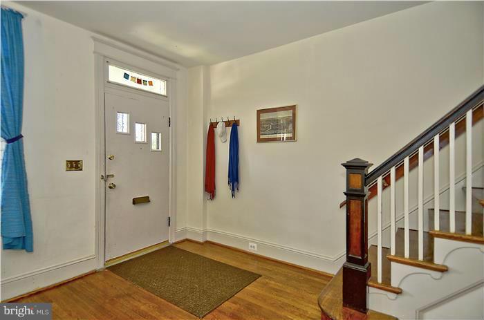 305 Adams Street Northeast Washington, DC 20002 - Photo 6 of 27 Interior (General)