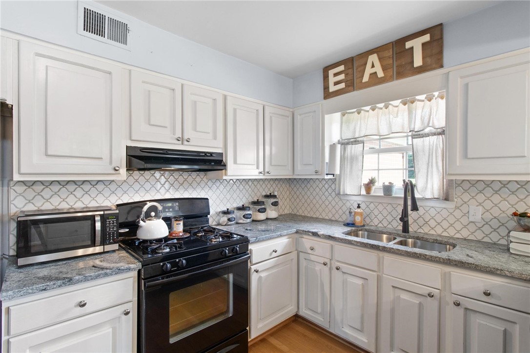 4516 Hatton Point Road Portsmouth, VA 23703 - Photo 13 of 39 Gallery Image 13