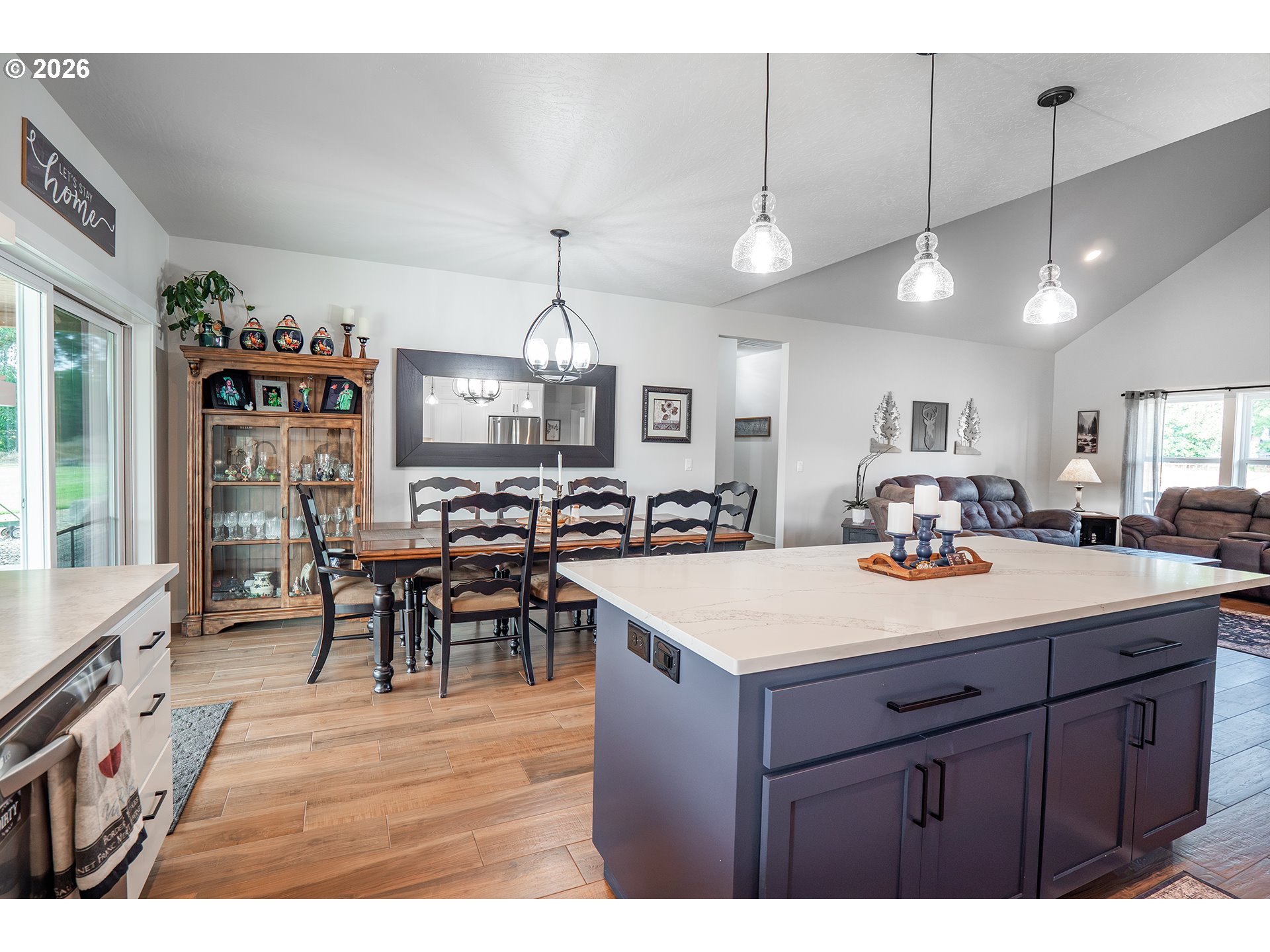 24883 Suttle Road Elmira, OR 97437 - Photo 18 of 44 Kitchen/Dining Room