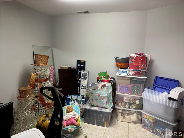 $259,000 | 2 Oak Ridge Pond Road, Hannibal, MO 63401