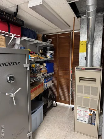 $259,000 | 2 Oak Ridge Pond Road, Hannibal, MO 63401