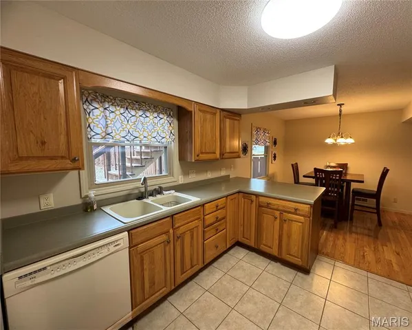 $259,000 | 2 Oak Ridge Pond Road, Hannibal, MO 63401