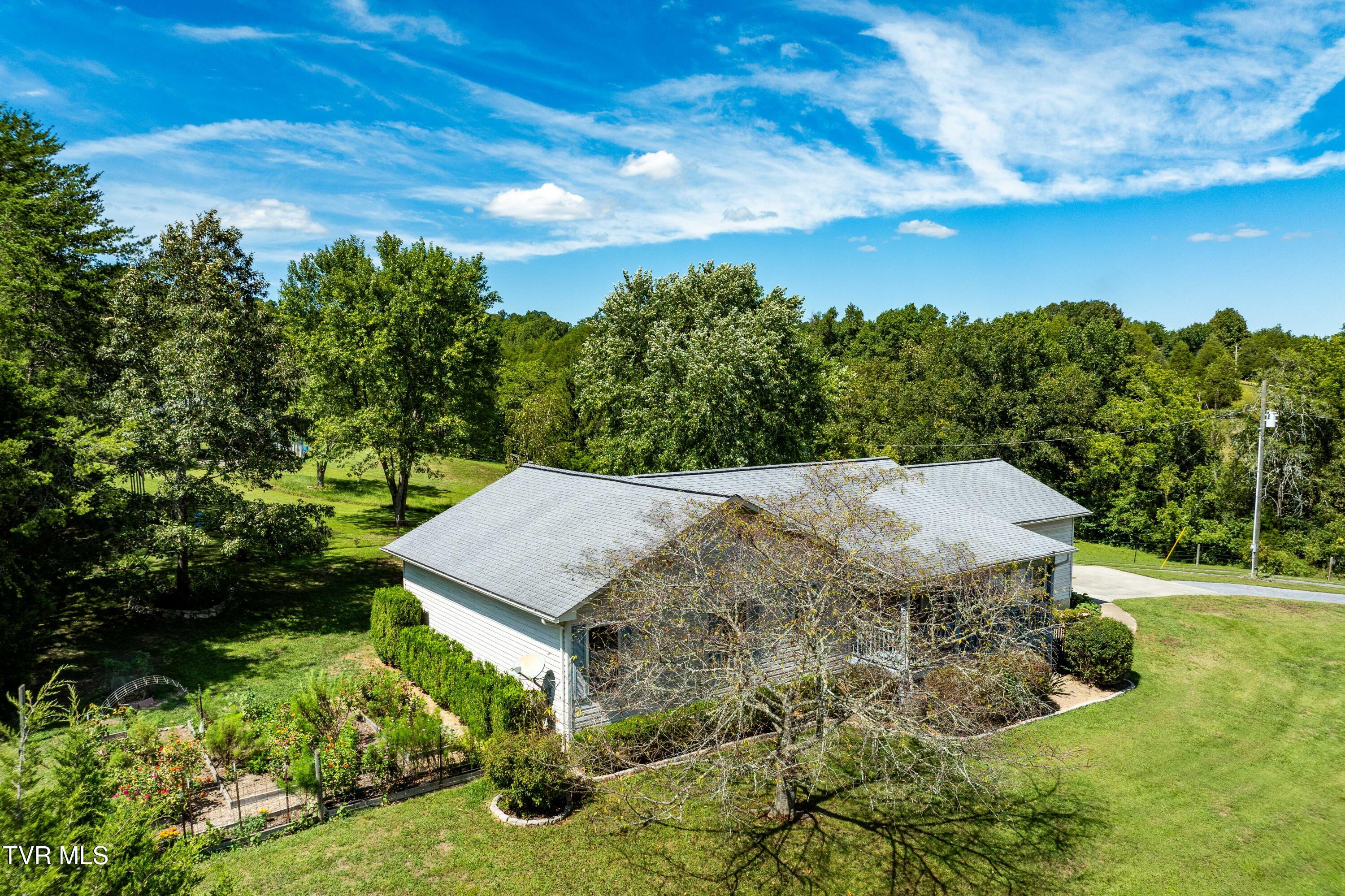 157 Chuck Road Rogersville, TN 37857 - Photo 4 of 81 157 Chuck Rd (16 of 123)