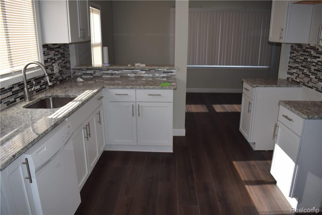 8536 Stephens Road Warren, MI 48089 - Photo 12 of 26 DSC_0573.JPG