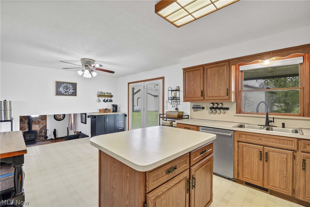 9550 Spencer Road Homerville, OH 44235 - Photo 18 of 50 Kitchen feat