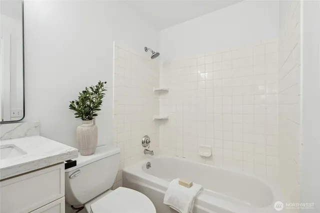 $675,000 | 2106 Southeast 20th Court, Renton, WA 98055