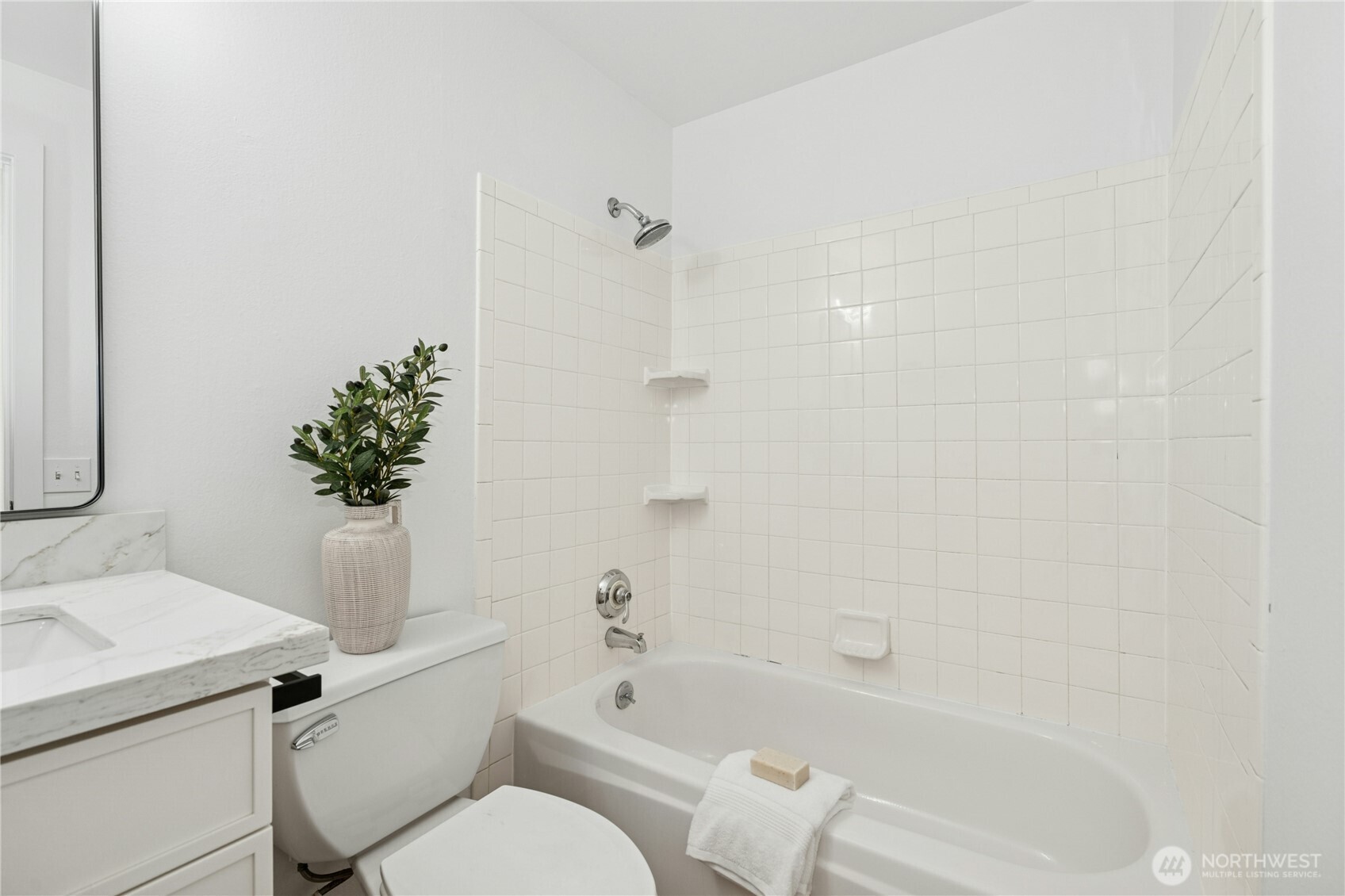2106 Southeast 20th Court Renton, WA 98055 - Photo 12 of 28 Gallery Image 12