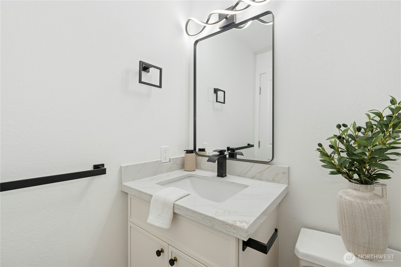 2106 Southeast 20th Court Renton, WA 98055 - Photo 13 of 28 Gallery Image 13