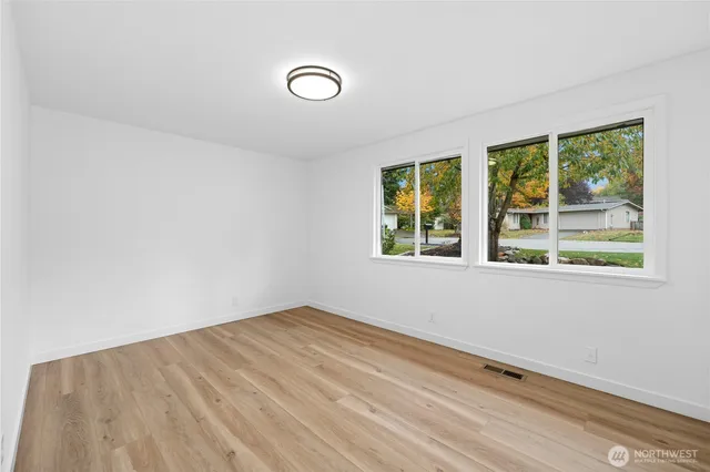 $675,000 | 2106 Southeast 20th Court, Renton, WA 98055