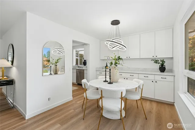 $675,000 | 2106 Southeast 20th Court, Renton, WA 98055