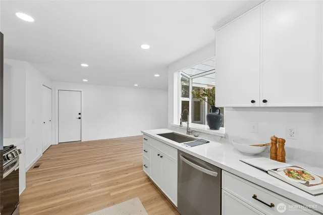 $675,000 | 2106 Southeast 20th Court, Renton, WA 98055