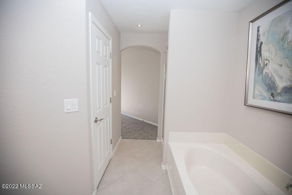8714 North Frampton Place Tucson, AZ 85742 - Photo 14 of 46