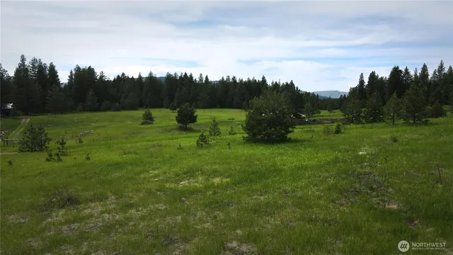 a bathroom with a toilet